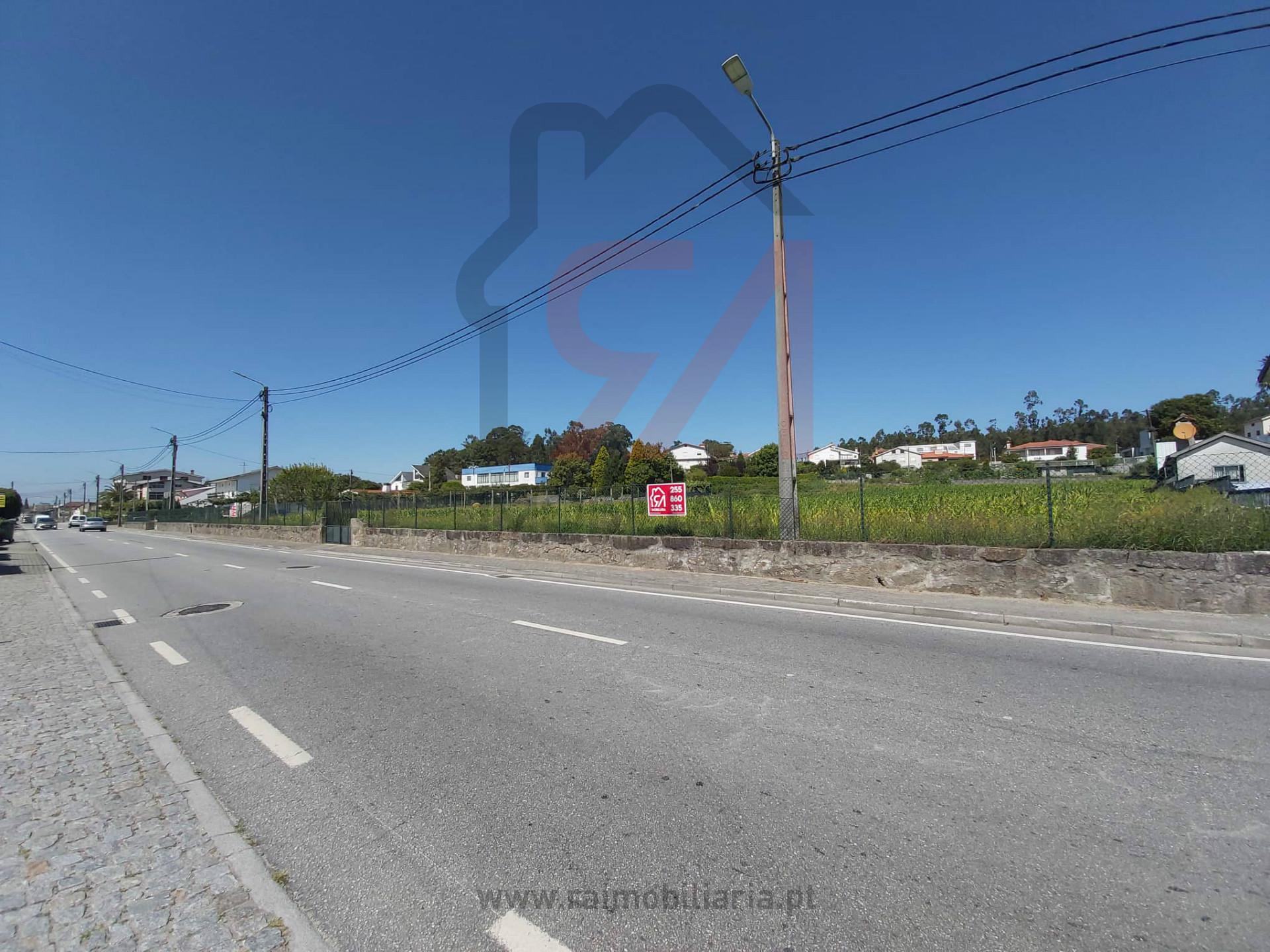 Terreno Para Construção  Venda em Carvalhosa,Paços de Ferreira