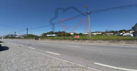 Terreno Para Construção  Venda em Carvalhosa,Paços de Ferreira