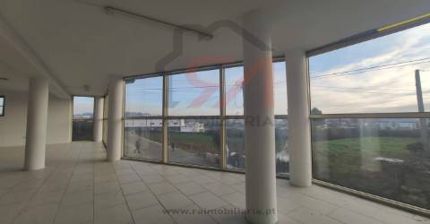 Loja  Venda em Meixomil,Paços de Ferreira