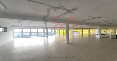 Loja  Venda em Meixomil,Paços de Ferreira