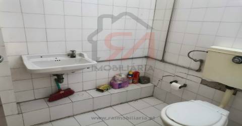 Armazém  Venda em Paços de Ferreira,Paços de Ferreira