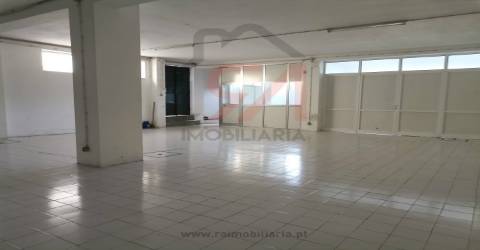 Armazém  Venda em Paços de Ferreira,Paços de Ferreira
