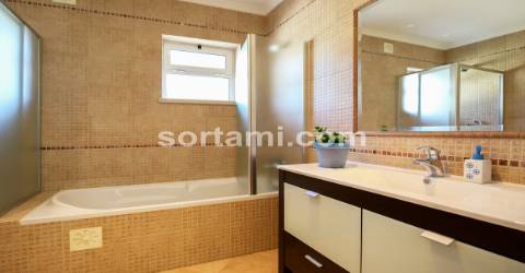 Moradia Isolada T5+2 Venda em Quarteira,Loulé