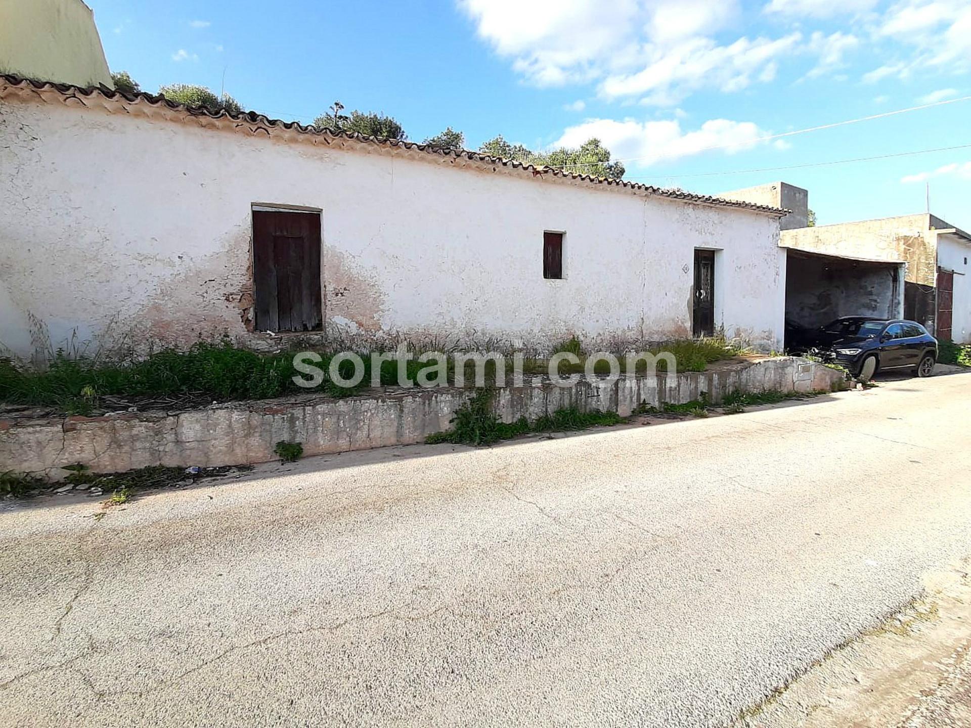 Moradia Devoluta T5 Venda em Salir,Loulé