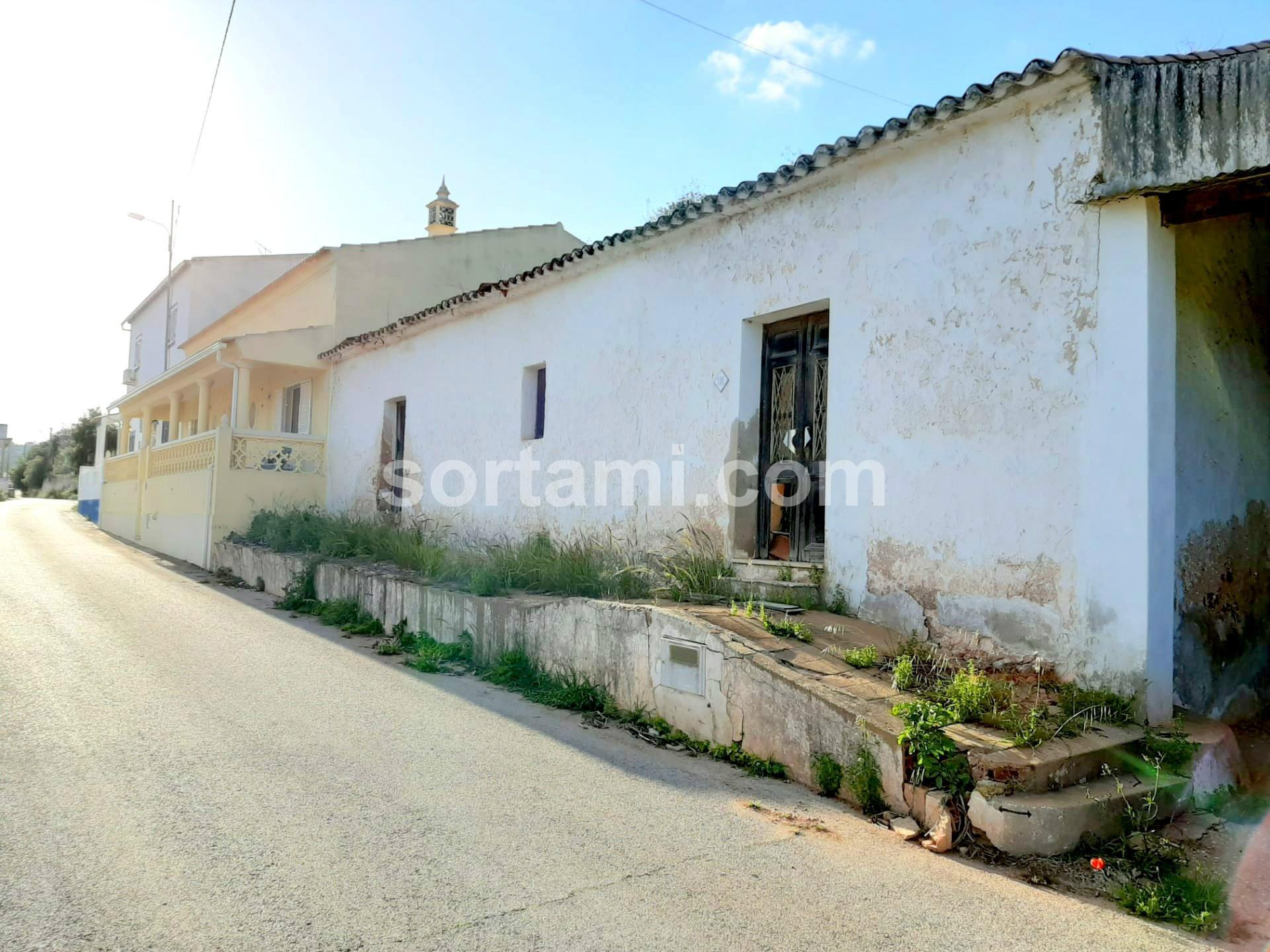 Moradia Devoluta T5 Venda em Salir,Loulé