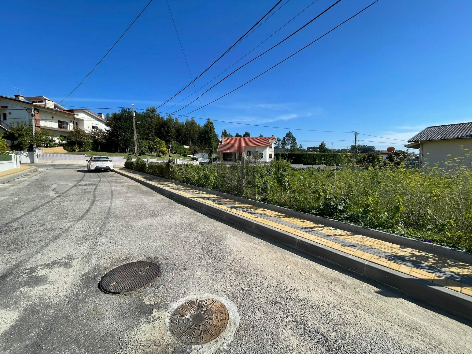 Terreno Para Construção  Venda em Oliveira de Azeméis, Santiago de Riba-Ul, Ul, Macinhata da Seixa e Madail,Oliveira de Azeméis