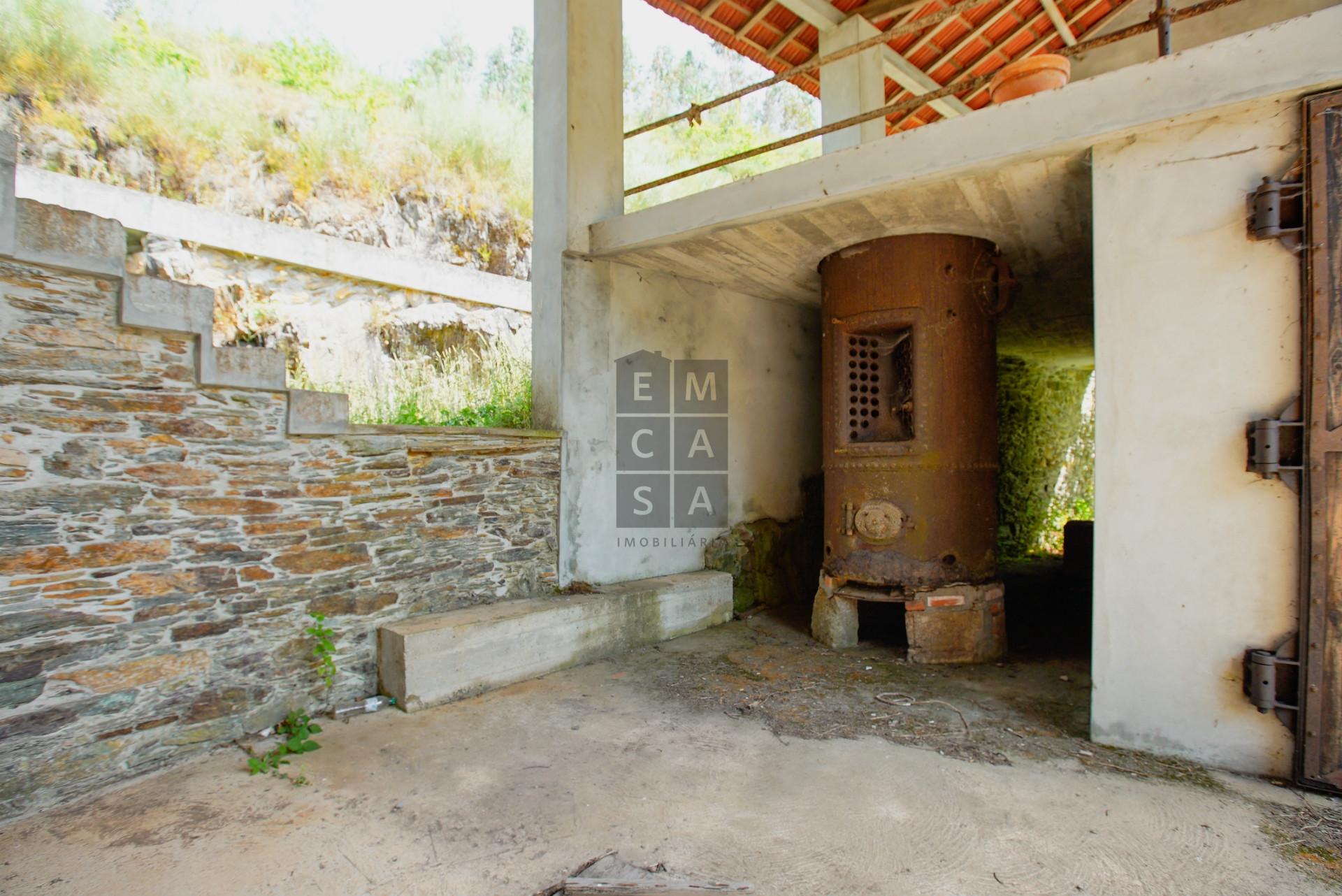 Quinta com vista para o rio Arda em Castelo de Paiva