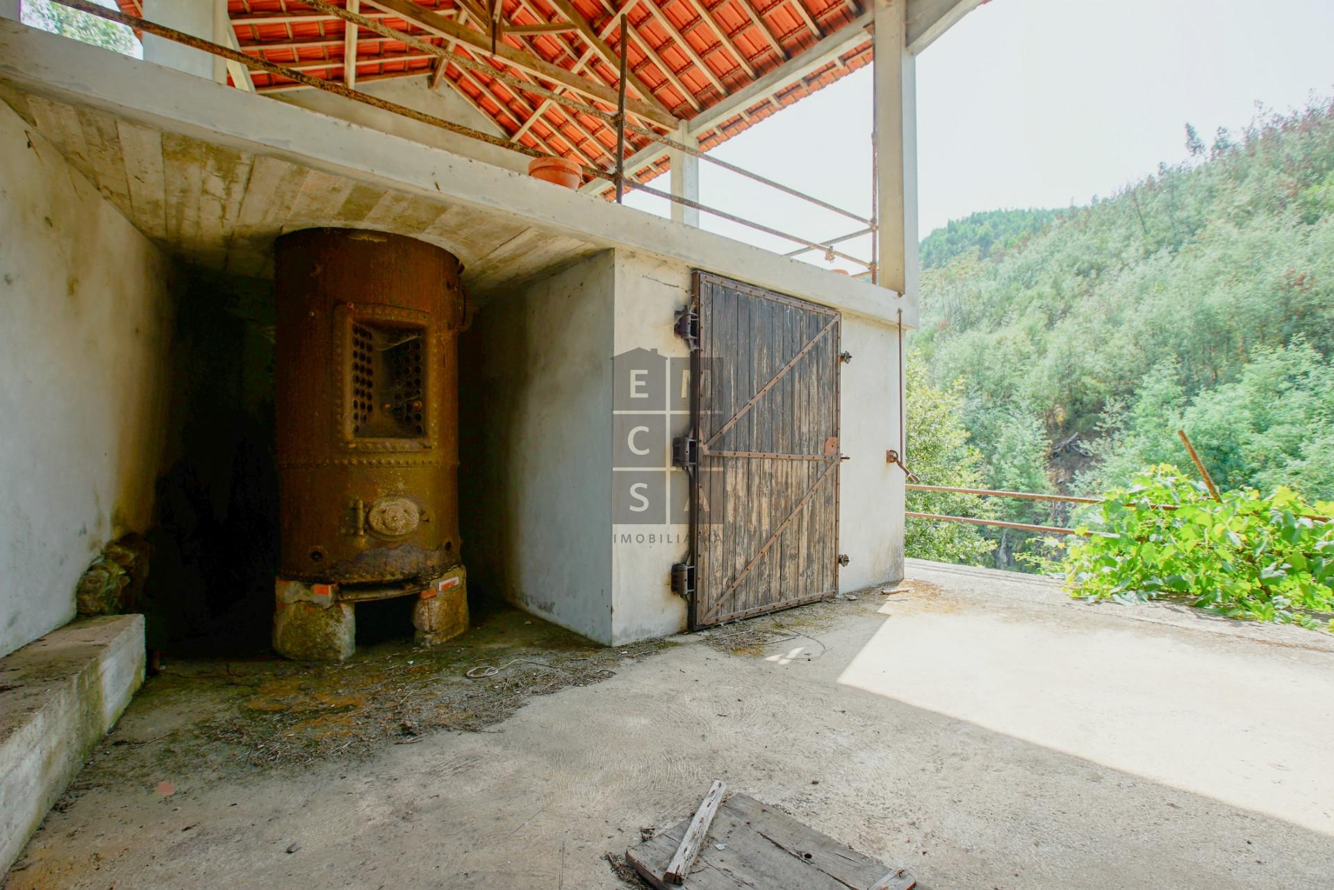 Quinta com vista para o rio Arda em Castelo de Paiva