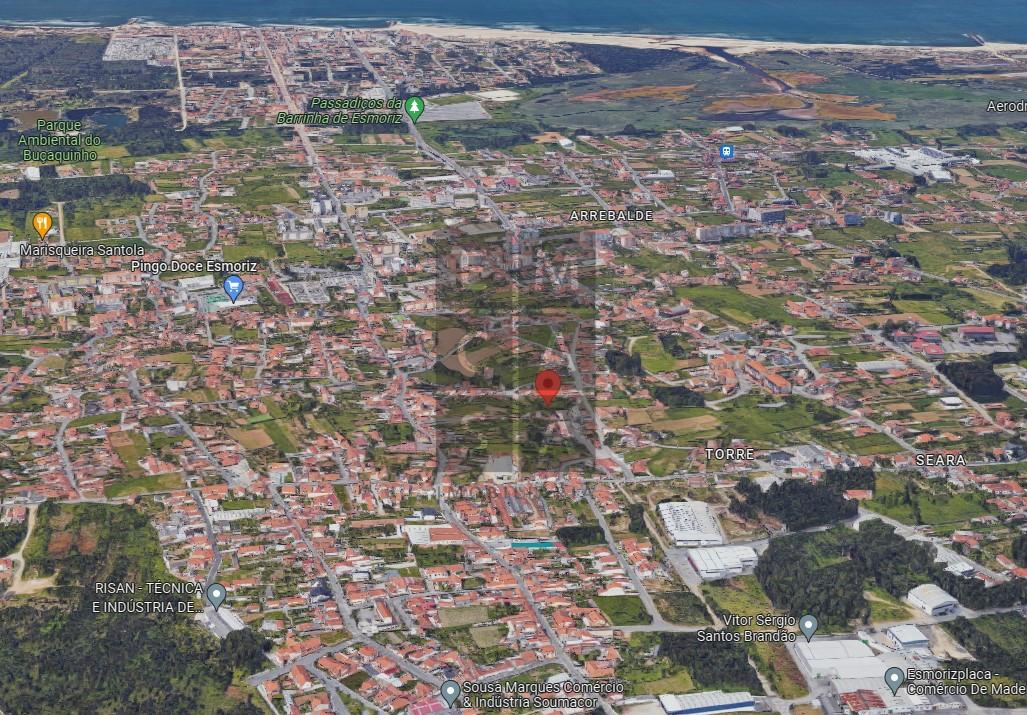 Terreno com 644m2, inserido em zona de construção - Área residencial Grau II.