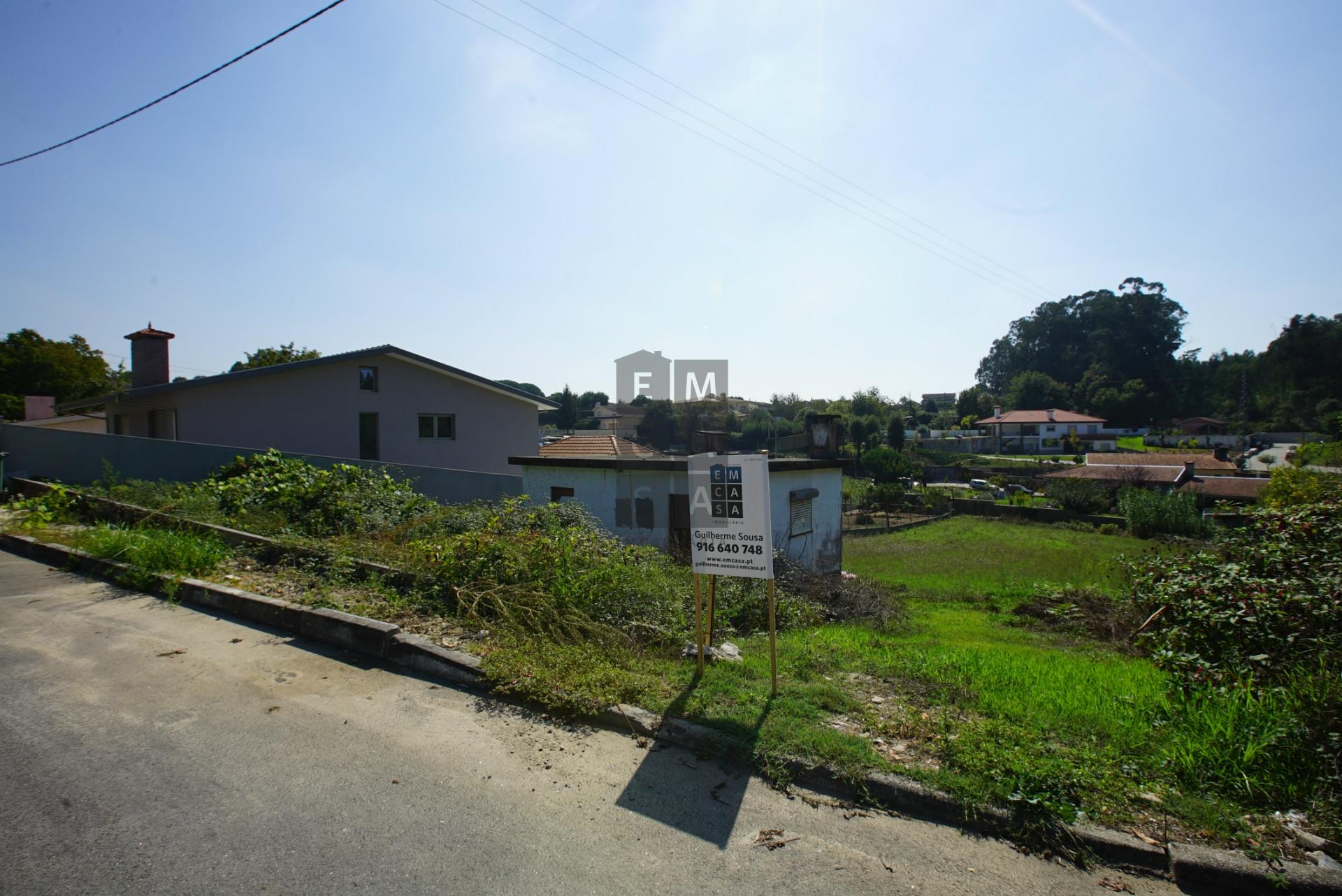 Terreno em Fornos, Santa Maria da Feira de 1936 m2