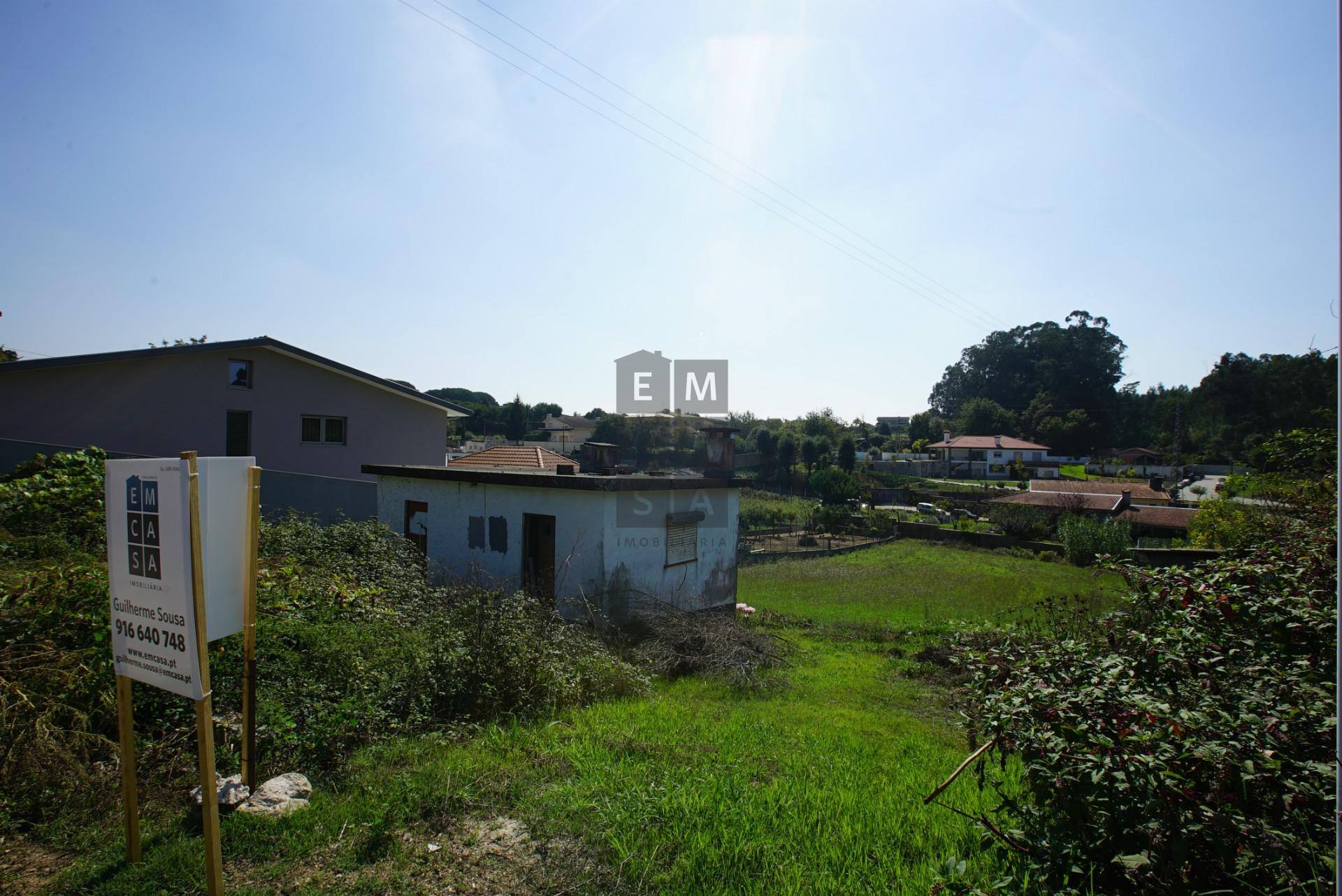 Terreno em Fornos, Santa Maria da Feira de 1936 m2