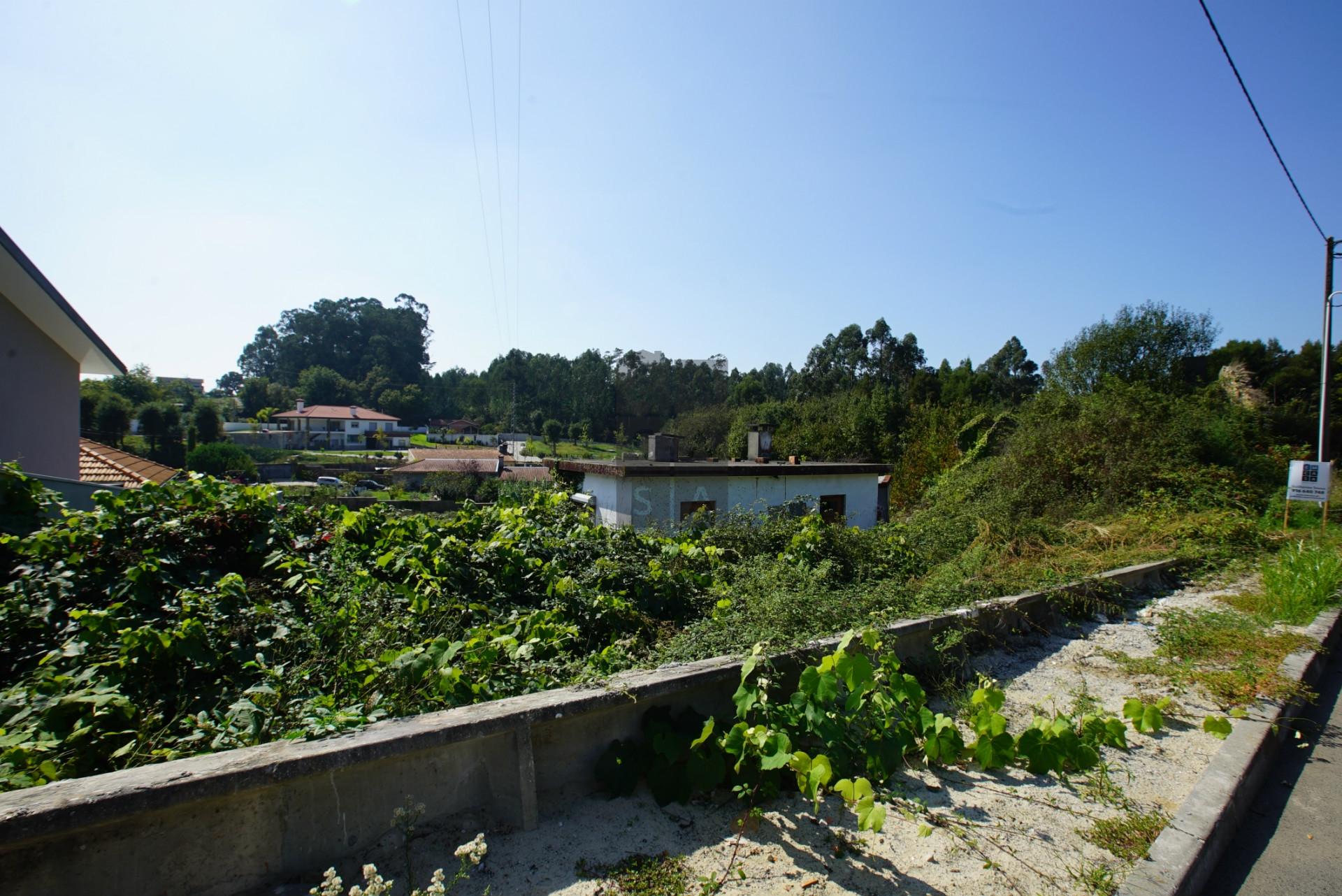 Terreno em Fornos, Santa Maria da Feira de 1936 m2