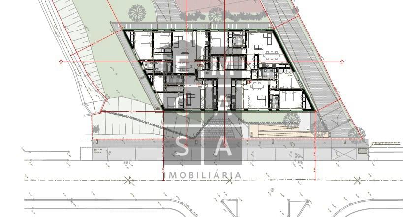 Terreno para venda em área residencial, já com projeto aprovado para 8 frações, em Gulpilhares