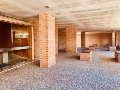 T3 c/ suite Mobilado e Equipado - Junto à Av. Antunes Guimarães