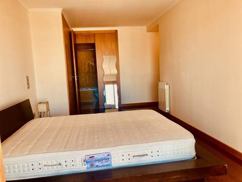 T3 c/ suite Mobilado e Equipado - Junto à Av. Antunes Guimarães