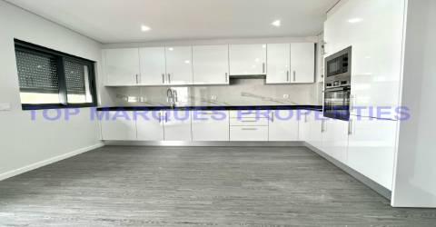 Apartamento T3 Venda em Quelfes,Olhão