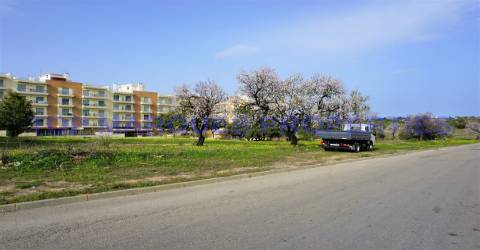 Terreno Urbanizável com 3640 m2 em Olhão