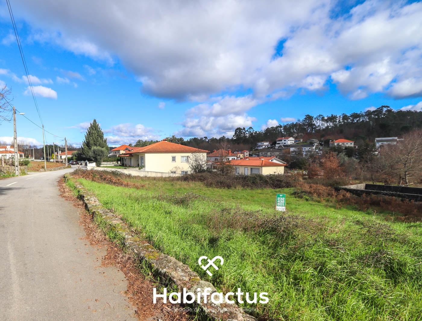 Terreno rústico para construção de moradia isolada em Viseu,