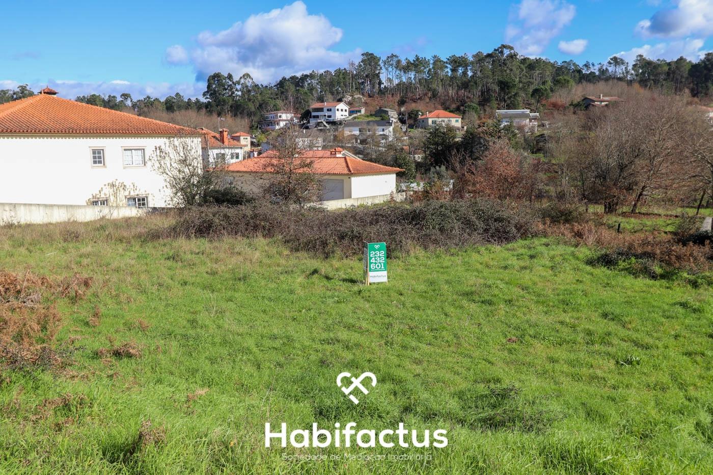 Terreno rústico para construção de moradia isolada em Viseu,