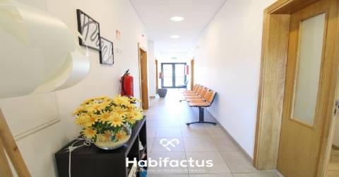 Espaço comercial em Santa Comba Dão, destinado a comércio e serviços