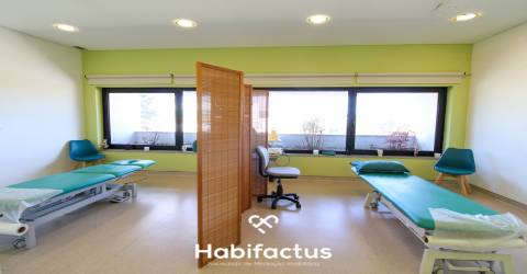 Espaço comercial em Santa Comba Dão, destinado a comércio e serviços