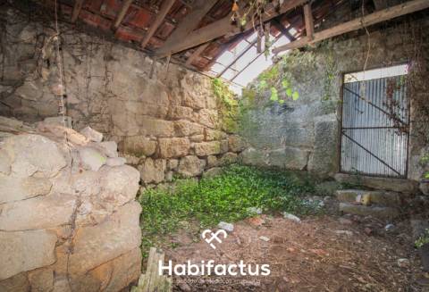 Moradia em ruinas para recuperar - Tondela