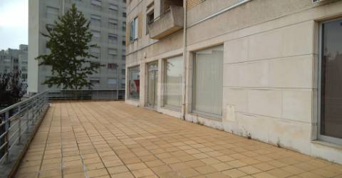 Loja comercial próxima ao Hospital São João