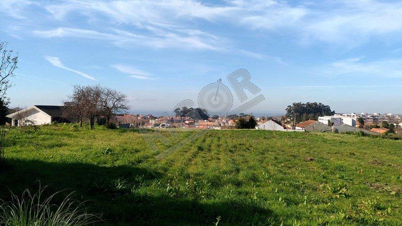 Terreno de 4800m2 para construção de 10 moradias