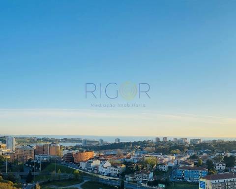 Apartamento T3 Renovado à Av. Boavista