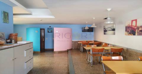 Loja de 2 pisos ao Mira Maia Shopping