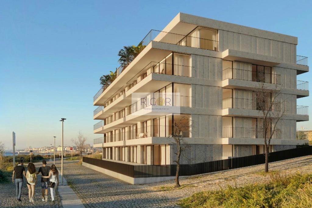 Apartamento T3 novo com varanda à seca do bacalhau