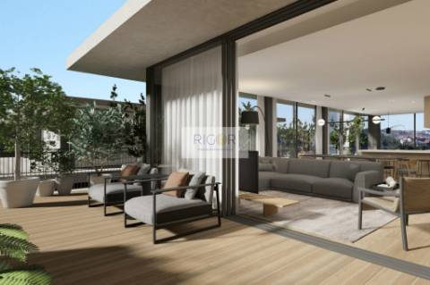 Apartamento T4 novo com varanda à seca do bacalhau