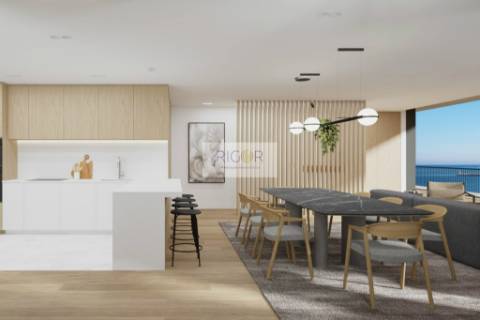 Apartamento T4 novo com varanda à seca do bacalhau