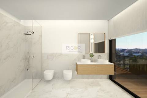 Apartamento T4 novo com varanda à seca do bacalhau