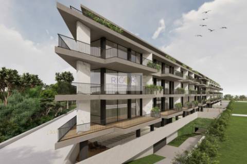 Apartamento T4 novo com varanda à seca do bacalhau