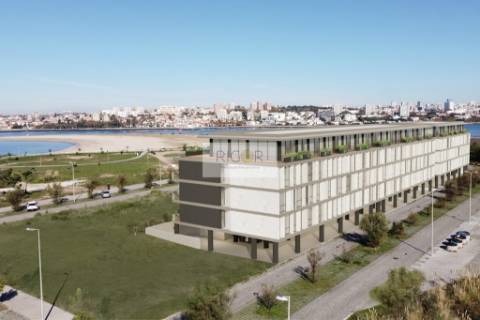 Apartamento T4 novo com varanda à seca do bacalhau