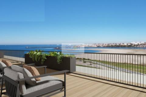 Apartamento T3 novo com varanda à seca do bacalhau