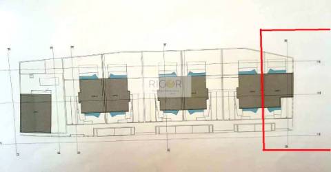 Terreno de 187.20m2 com projeto aprovado para construção de moradia de 2 frentes