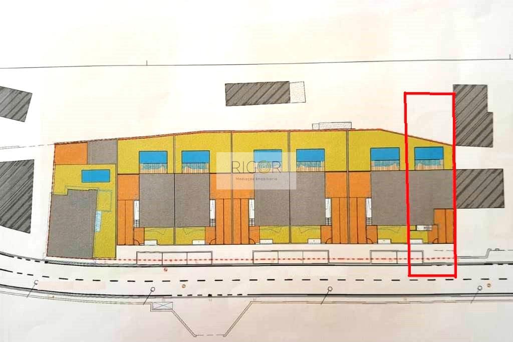 Terreno de 187.20m2 com projeto aprovado para construção de moradia de 2 frentes