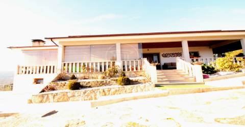 Duas habitações uni familiares com áreas fantásticas Beça, Boticas