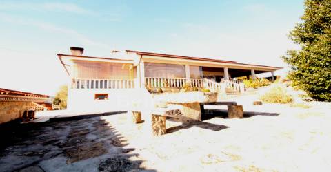 Duas habitações uni familiares com áreas fantásticas Beça, Boticas