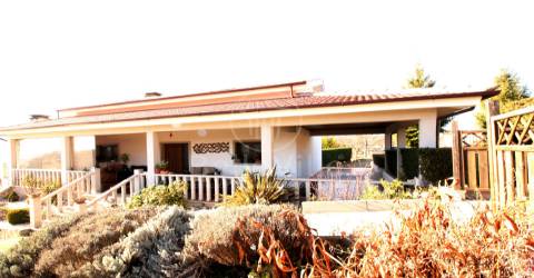 Duas habitações uni familiares com áreas fantásticas Beça, Boticas