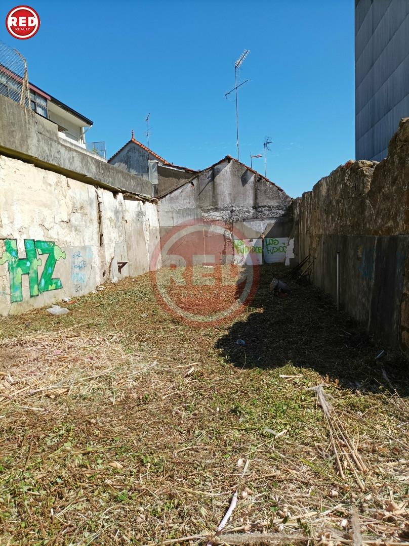 Terreno p/ construção em altura próximo ao centro de Gaia