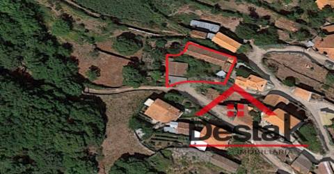 Moradia V2 para recuperar em Ansara Vouzela Ventosa