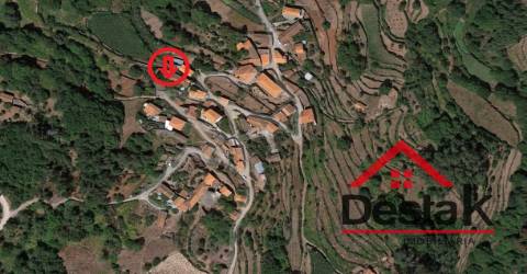 Moradia V2 para recuperar em Ansara Vouzela Ventosa