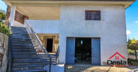 Quintinha com terreno de 3.060 m² situada em Santo Tirso, Roriz, Porto