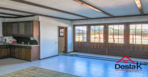 Quintinha com terreno de 3.060 m² situada em Santo Tirso, Roriz, Porto