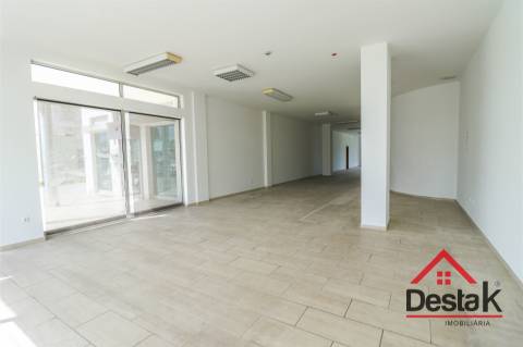 Loja para arrendar em Viseu