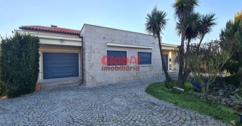 Moradia Isolada T5 Venda em Couto de Baixo e Couto de Cima,Viseu
