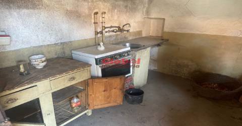 Moradia para Restaurar T4 Venda em São João de Lourosa,Viseu